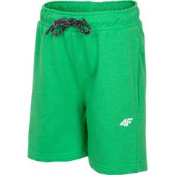 Spodenki dresowe dla małych chłopców JSKMD106 - zielony neon. Zielone szorty dla chłopców 4F JUNIOR, z bawełny. W wyprzedaży za 29.99 zł.