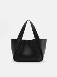 Torebka shopper z imitacji skóry - czarny. Czarne torebki shopper damskie Reserved, bez wzorów, ze skóry, bez dodatków. Za 119.99 zł.
