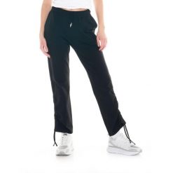 Cristal Shine zgromadziła damskie joggery. Czarne obuwie sportowe damskie LEONE 1947 APPAREL, bez wzorów, z tkaniny, na fitness i siłownię. W wyprzedaży za 139.75 zł.