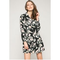 Answear - Sukienka Wild Nature. Czarne sukienki damskie ANSWEAR, l, bez wzorów, z materiału, casualowe, bez kołnierzyka, bez ramiączek. W wyprzedaży za 69.90 zł.