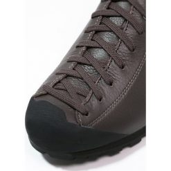 Scarpa MOJITO BASIC Obuwie hikingowe dark brown. Buty sportowe męskie Scarpa, z gumy, outdoorowe. Za 659.00 zł.