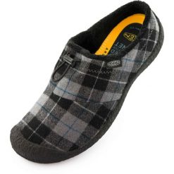 KEEN Howser III Slide damskie — slip-on hybrydowy polar 38. Czarne trampki i tenisówki damskie Keen, bez wzorów, z polaru, bez zapięcia. Za 295.99 zł.