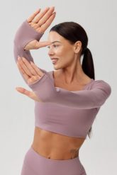 Koszulka szybkoschnąca treningowa Rough Radical Livi Tee. Szare koszulki sportowe damskie ROUGH RADICAL, l, bez wzorów, z elastanu, bez kołnierzyka, bez ramiączek, na fitness i siłownię. Za 139.90 zł.