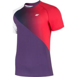 Koszulka męska do tenisa TSMF406 - multikolor allover. Koszulki sportowe męskie 4f, m, bez wzorów, z dzianiny, bez kołnierzyka, bez ramiączek, tenisowe. W wyprzedaży za 49.99 zł.