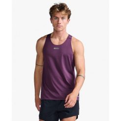 Dżersej bez rękawów 2XU Light Speed Tech. Czarne buty sportowe męskie 2XU, bez wzorów, z dżerseju, bez kołnierzyka, bez ramiączek, rowerowe. Za 327.50 zł.