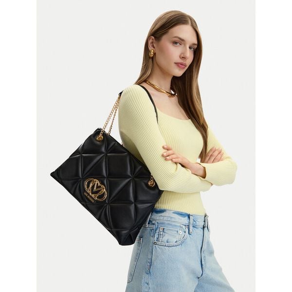 Torebka LOVE MOSCHINO. Czarne torebki do ręki damskie Love Moschino, bez wzorów, klasyczne, bez dodatków. Za 793.99 zł.