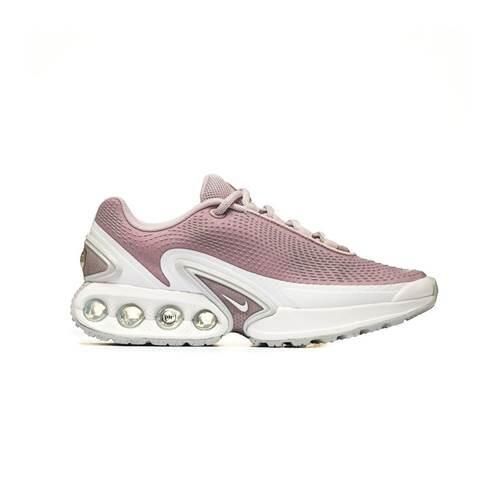 Buty do chodzenia damskie Nike W Air Max Dn. Czerwone obuwie sportowe damskie Nike, bez wzorów, z materiału, trekkingowe. Za 399.00 zł.