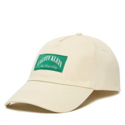 Czapka z daszkiem Calvin Klein. Brązowe czapki i kapelusze damskie Calvin Klein, bez wzorów. Za 169.99 zł.