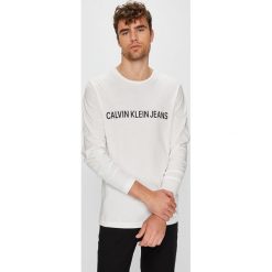 Calvin Klein Jeans - Longsleeve. Szare bluzki z długim rękawem męskie Calvin Klein Jeans, z nadrukiem, z bawełny, z okrągłym kołnierzem. Za 199.90 zł.