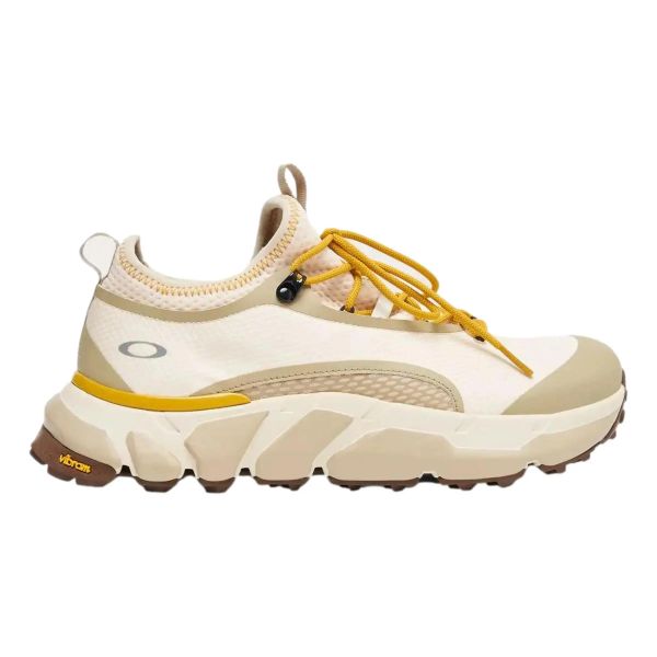 Buty Sportowe Turystyczne Męskie Oakley Light Shield. Brązowe trekkingi męskie Oakley, trekkingowe. Za 529.99 zł.