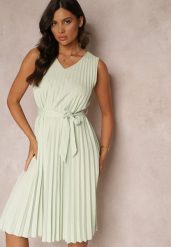 Miętowa Sukienka Midi z Plisowanej Tkaniny z Materiałowym Paskiem Eudoxia. Zielone sukienki damskie Renee, na komunię, m, bez wzorów, z materiału, eleganckie, bez kołnierzyka, bez ramiączek, midi, rozkloszowane. Za 54.99 zł.