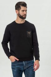 EMPORIO ARMANI Czarna męska bluza z logo. Czarne bluzy męskie Emporio Armani, m, bez wzorów, bez kaptura. W wyprzedaży za 599.99 zł.