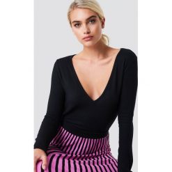 NA-KD Sweter z dekoltem V - Black. Swetry damskie marki NA-KD. Za 100.95 zł.