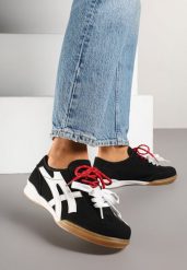 Czarne Sneakersy z Podwójnym Wiązaniem Ozdobione Paskami Varozi. Czarne obuwie sportowe damskie Born2be, bez wzorów, z jeansu. Za 84.99 zł.
