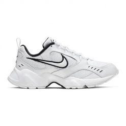 Buty do chodzenia damskie Nike Wmns Air Heights. Białe obuwie sportowe damskie Nike, bez wzorów, z materiału, trekkingowe. Za 469.99 zł.