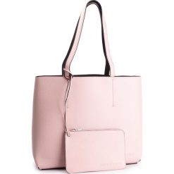 Torebka CALVIN KLEIN JEANS - Ultra Light Reversible Tote K60K605235 910. Torebki do ręki damskie marki Calvin Klein Jeans. Za 449.00 zł.