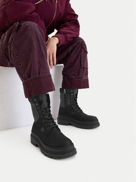 G-Star Raw Trzewiki CEO-WI45-VR-3400-02 Czarny. Czarne botki damskie G-Star, retro, bez obcasa, na płaskiej podeszwie, bez zapięcia. Za 439.99 zł.