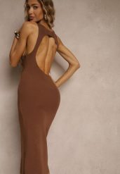 Brązowa Prążkowana Sukienka z Wiskozą o Dopasowanym Kroju z Odkrytymi Plecami Saranire. Brązowe sukienki damskie Renee, na co dzień, bez wzorów, z jeansu, eleganckie, bez kołnierzyka, bez ramiączek, midi, dopasowane. Za 39.99 zł.