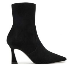 Botki Stuart Weitzman. Czarne botki damskie Stuart Weitzman, bez obcasa, na słupku, bez zapięcia. Za 2,449.00 zł.