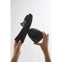 Czarne Mokasyny Carnation. Czarne mokasyny damskie Born2be, z materiału. Za 49.99 zł.