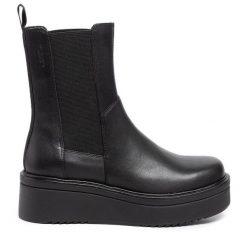 Sztyblety Vagabond Shoemakers. Czarne botki damskie Vagabond Shoemakers, bez obcasa, na koturnie, bez zapięcia. Za 539.99 zł.