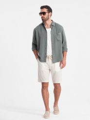 Męskie krótkie spodenki z dodatkiem lnu - kremowe V2. Białe szorty męskie Ombre Clothing, na lato, l, bez wzorów, z bawełny, wakacyjne. W wyprzedaży za 59.99 zł.