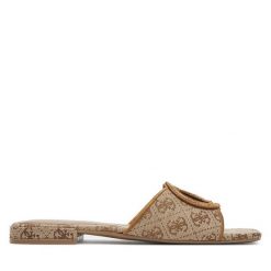 Klapki Guess. Brązowe klapki damskie Guess, z aplikacjami, bez obcasa. Za 299.99 zł.