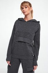 Sweter damski wełniany z kapturem ERMANNO FIRENZE. Swetry damskie Ermanno Firenze, bez wzorów, z wełny, bez kołnierzyka, bez ramiączek, z kapturem. W wyprzedaży za 1,552.85 zł.