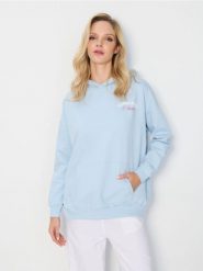 Bluza hoodie z napisem na plecach - błękitny. Niebieskie bluzy damskie Sinsay, l, bez wzorów, bez kaptura. W wyprzedaży za 29.99 zł.