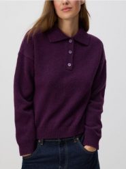 Sweter z kołnierzykiem - ciemnofioletowy. Fioletowe swetry damskie Reserved, l, bez wzorów, z dzianiny, bez kołnierzyka, bez ramiączek, bez kaptura. Za 129.99 zł.