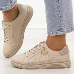 Beżowe skórzane półbuty damskie Filippo Dp6860/26. Brązowe półbuty damskie Filippo, na jesień, z aplikacjami, z jeansu, eleganckie, bez obcasa, na płaskiej podeszwie, bez zapięcia. Za 239.00 zł.