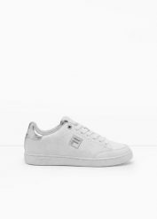 Wygodne sneakersy z wyściełaną wkładką marki Fila. Białe obuwie sportowe damskie bonprix, bez wzorów. Za 154.99 zł.