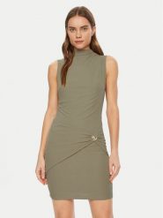 Guess Sukienka dzianinowa W5RK24 KAQL2 Zielony Regular Fit. Zielone sukienki damskie Guess, l, z aplikacjami, z dzianiny, bez kołnierzyka, bez ramiączek. Za 339.99 zł.
