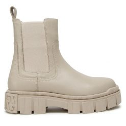 Sztyblety GINO ROSSI. Brązowe botki damskie Gino Rossi, bez obcasa, na płaskiej podeszwie, bez zapięcia. Za 399.99 zł.