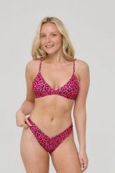 Bikini top Pink Leopard Boost 'Em Up. Czerwone bikini damskie OOSC, xl, bez wzorów, z materiału, bez kołnierzyka, bez ramiączek. Za 122.99 zł.