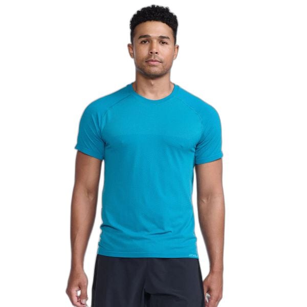 Koszulka 2XU Motion Tech. Niebieskie koszulki sportowe męskie 2XU, l, bez wzorów, z materiału, bez kołnierzyka, bez ramiączek, do biegania. Za 374.00 zł.