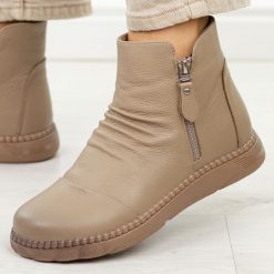 Khaki skórzane botki damskie Cambell 15324. Brązowe botki damskie Cambell, na jesień, z dzianiny, klasyczne, z okrągłym noskiem, bez obcasa, na płaskiej podeszwie, bez zapięcia. Za 319.00 zł.