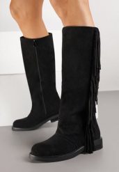 Czarne Kozaki z Imitacji Zamszu w Estetyce Boho Zdobione Frędzlami Vemarose. Czarne kozaki damskie Renee, bez obcasa, na płaskiej podeszwie. Za 159.99 zł.