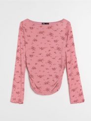 Bluzka ze wzorem z ozdobnymi marszczeniami - różowy. Czerwone bluzki damskie Sinsay, l, bez wzorów, bez kołnierzyka, bez ramiączek. Za 39.99 zł.