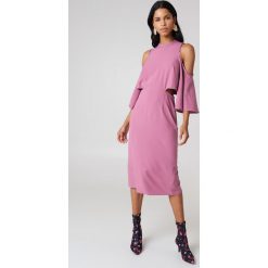 NA-KD Sukienka z wiązaniem na szyi - Pink. Sukienki damskie NA-KD. W wyprzedaży za 64.78 zł.