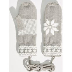 Rękawiczki na sznurku - Jasny szar. Szare rękawiczki damskie Sinsay. Za 24.99 zł.