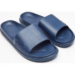 Klapki - Granatowy. Klapki męskie marki Cropp. Za 39.99 zł.