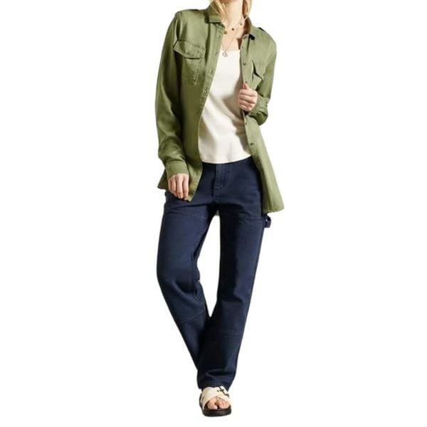 Koszula turystyczna damska SuperDry Military. Zielone koszule damskie Superdry., l, bez wzorów, z lyocellu, klasyczne, bez kołnierzyka, bez ramiączek. Za 158.95 zł.