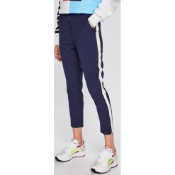 Calvin Klein Jeans - Spodnie. Jeansy damskie marki Calvin Klein Jeans. Za 449.90 zł.
