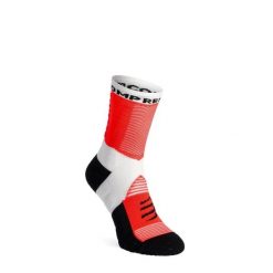 Skarpety biegowe Compressport Ultra Trail Socks v2.0. Czerwone skarpety damskie Compressport, bez wzorów. Za 114.99 zł.