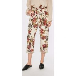 Answear - Spodnie. Legginsy damskie marki ANSWEAR. W wyprzedaży za 49.90 zł.