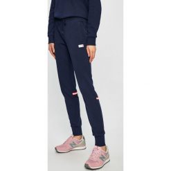 New Balance - Spodnie. Niebieskie legginsy damskie New Balance, l, bez wzorów, z bawełny. W wyprzedaży za 179.90 zł.