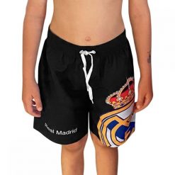 Real Madryt szorty kąpielowe chłopięce bermuda swimwear czarne. Czarne szorty dla chłopców Real Madrid, bez wzorów. Za 99.00 zł.