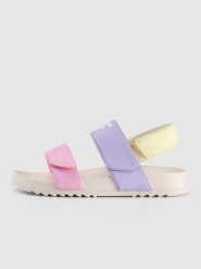 4F Sandały dziewczęce - multikolor 34. Sandały dziewczęce 4f, z jersey, z otwartym noskiem, bez zapięcia. Za 119.99 zł.
