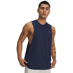 Under Armour LEFT CHEST CUT OFF TANK Tank top męski. Niebieskie t-shirty męskie Under Armour, na lato, l, bez wzorów, z bawełny, sportowe, bez kołnierzyka. Za 89.90 zł.